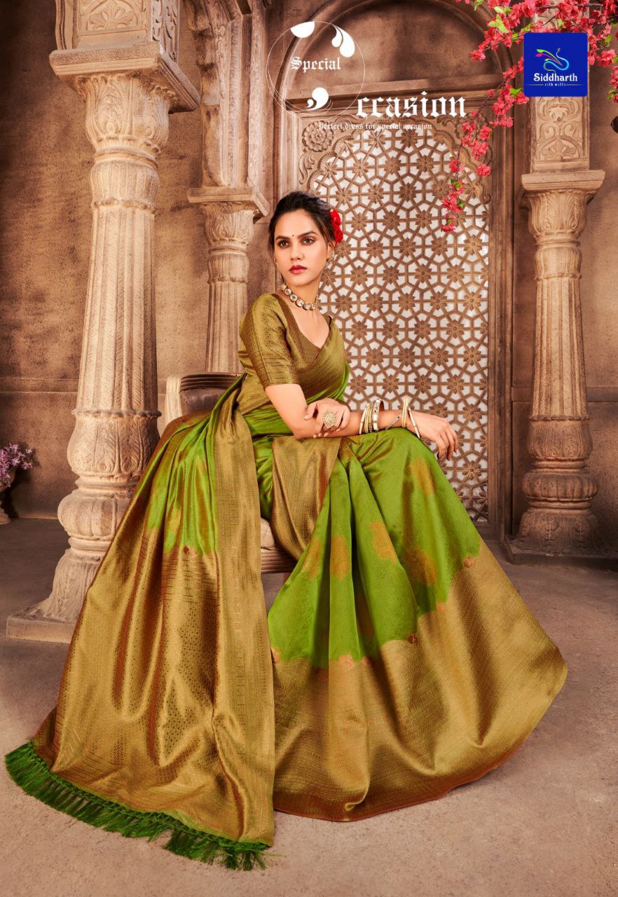 Celebrate in Style: Banarasi Katan Silk Saree with Pure Mau Silk Pattu and Rich Pallu